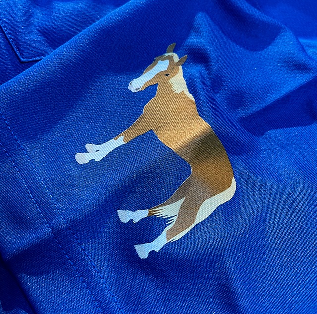 《袖口に馬》半袖ドライポロシャツ／コバルトブルー