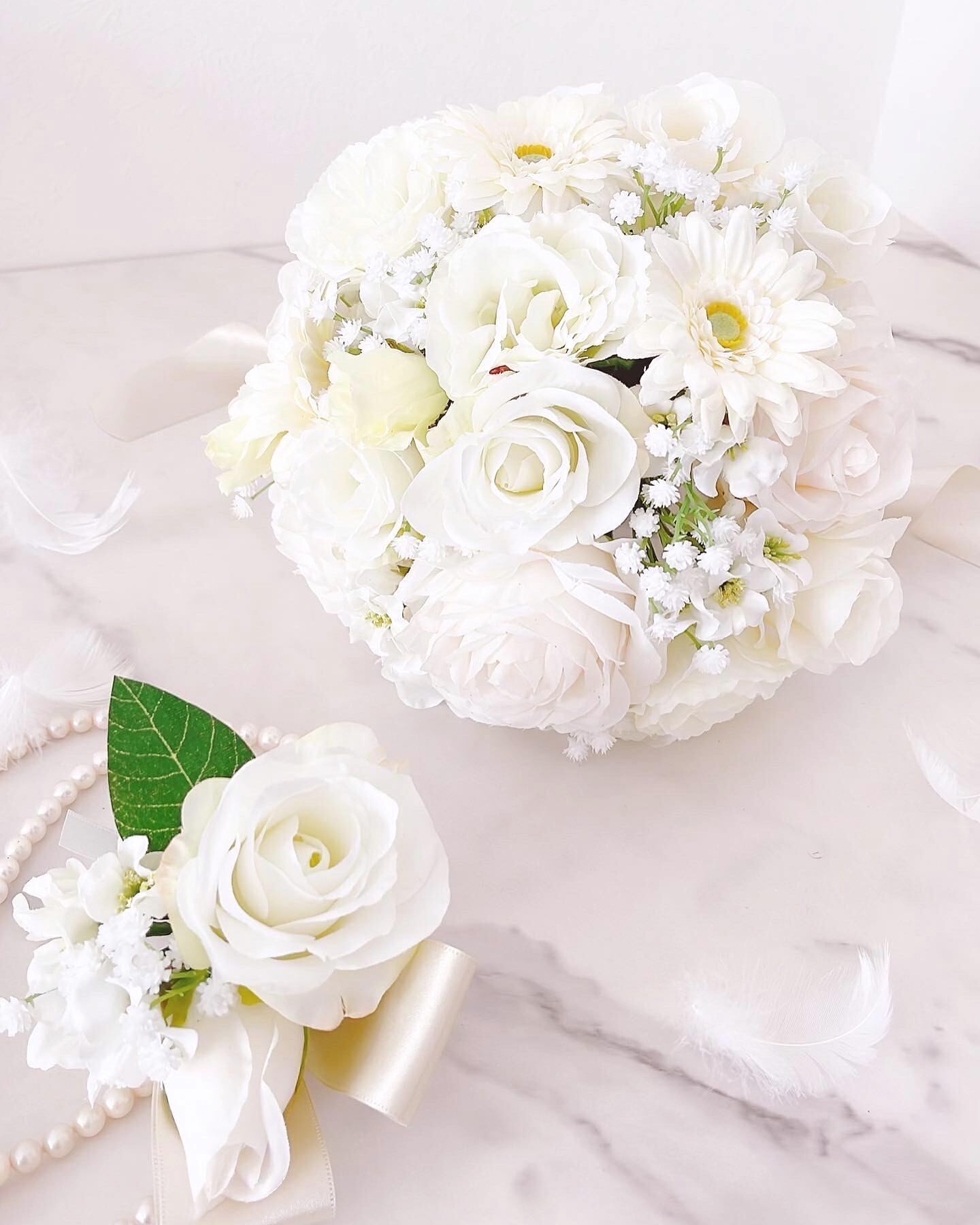 ♡White Princess♡ガーベラとホワイトローズのクラッチブーケ
