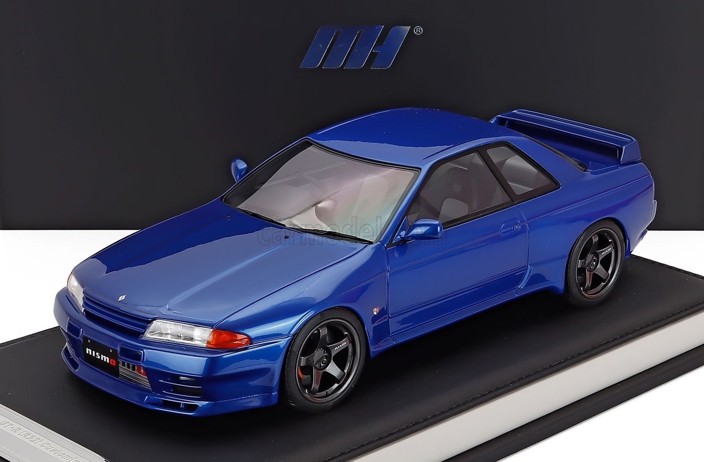 ミニカー 1/18 ニッサン スカイライン GTR MOTORHELIX 1/18 NISSAN GT