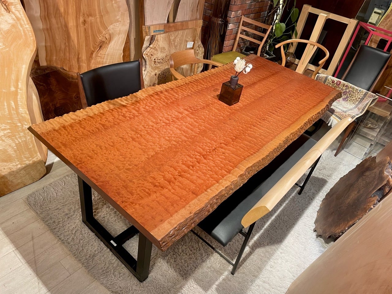HTHTDCND 一枚板　テーブル　玉杢　切り株　花台 モアビ 玉杢 一枚板 2150×900-920×45 20267-2 | 千年家具 - 一枚板