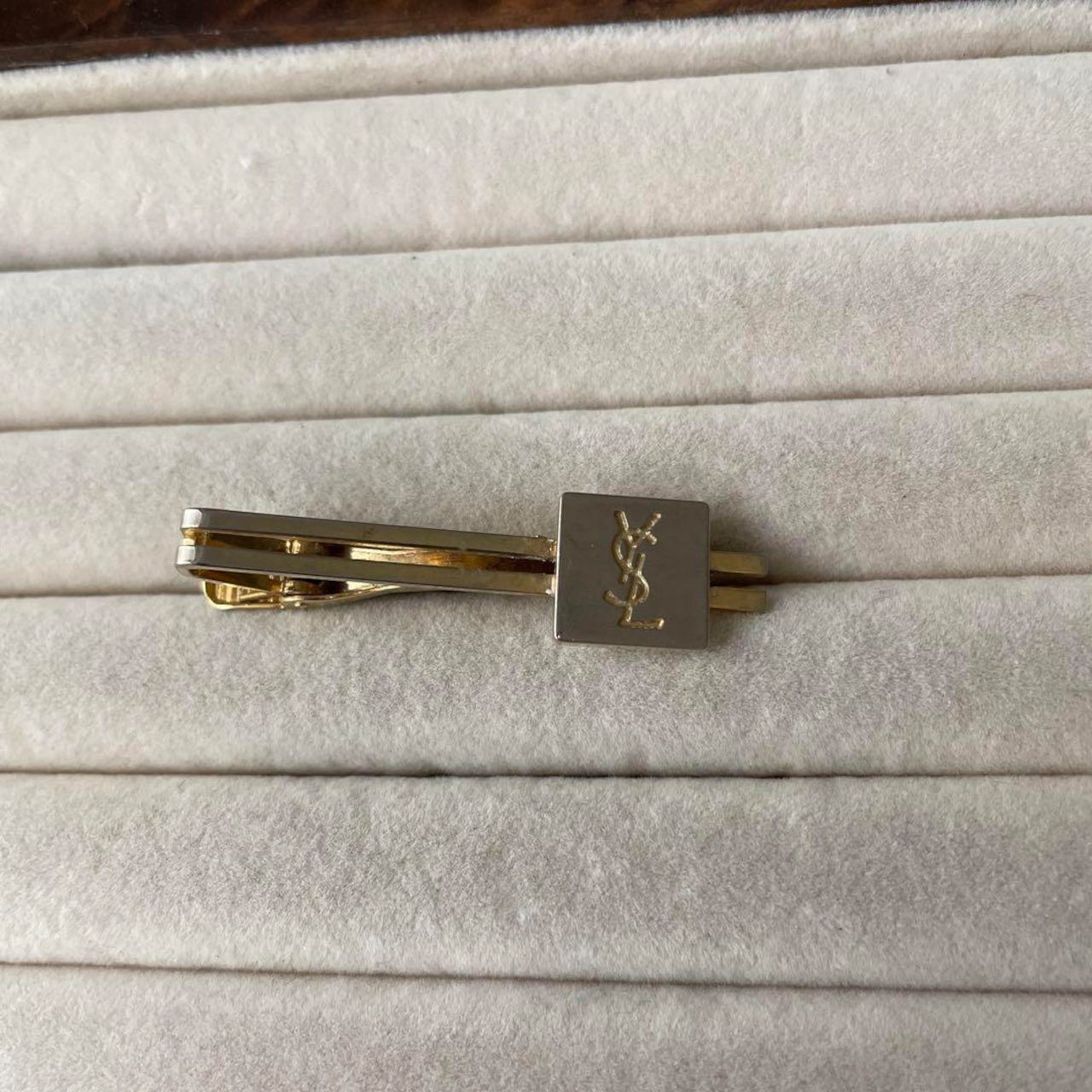 YSL ネクタイピン