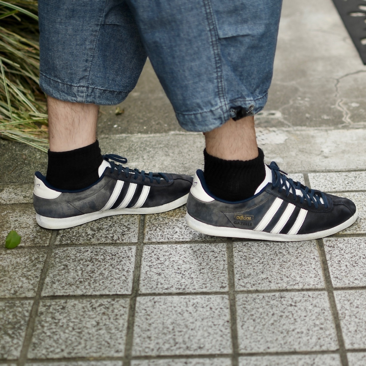 adidas gazelle fade navy sneaker