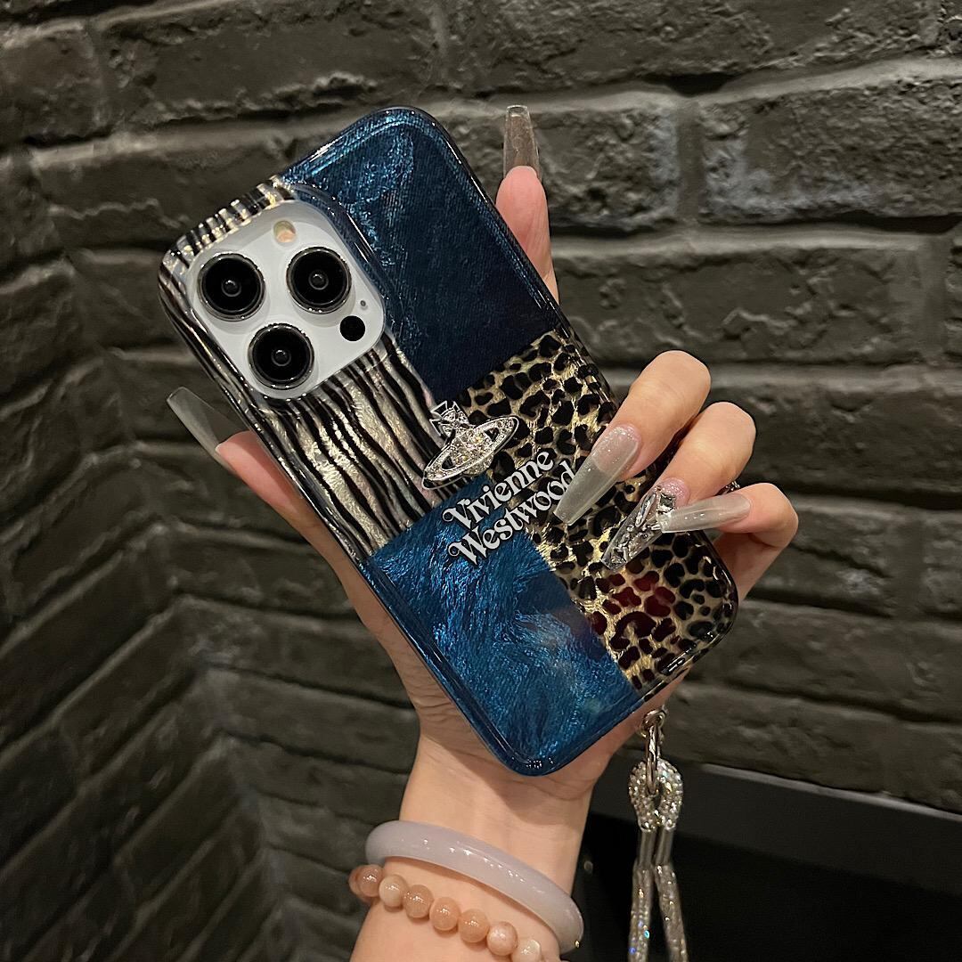 美品⭐︎Christian Louboutin レオパード柄　ヒョウ柄ケース レオパード（ヒョウ柄） Christian Louboutin(クリスチャン