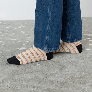 TRICOTÉ /【23-26cm】wave border bumpy socks TR61SO044