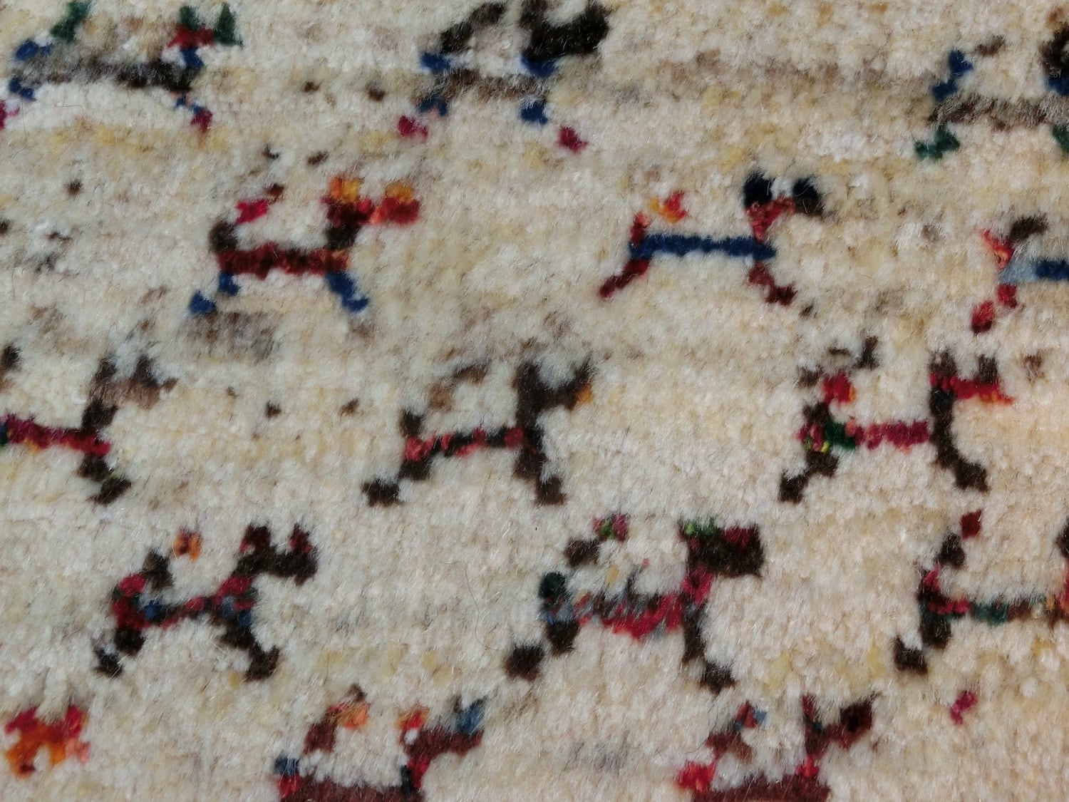 ペルシャ産 手織りギャッベ【座布団サイズ】A74 | Heris Carpet ヘリス