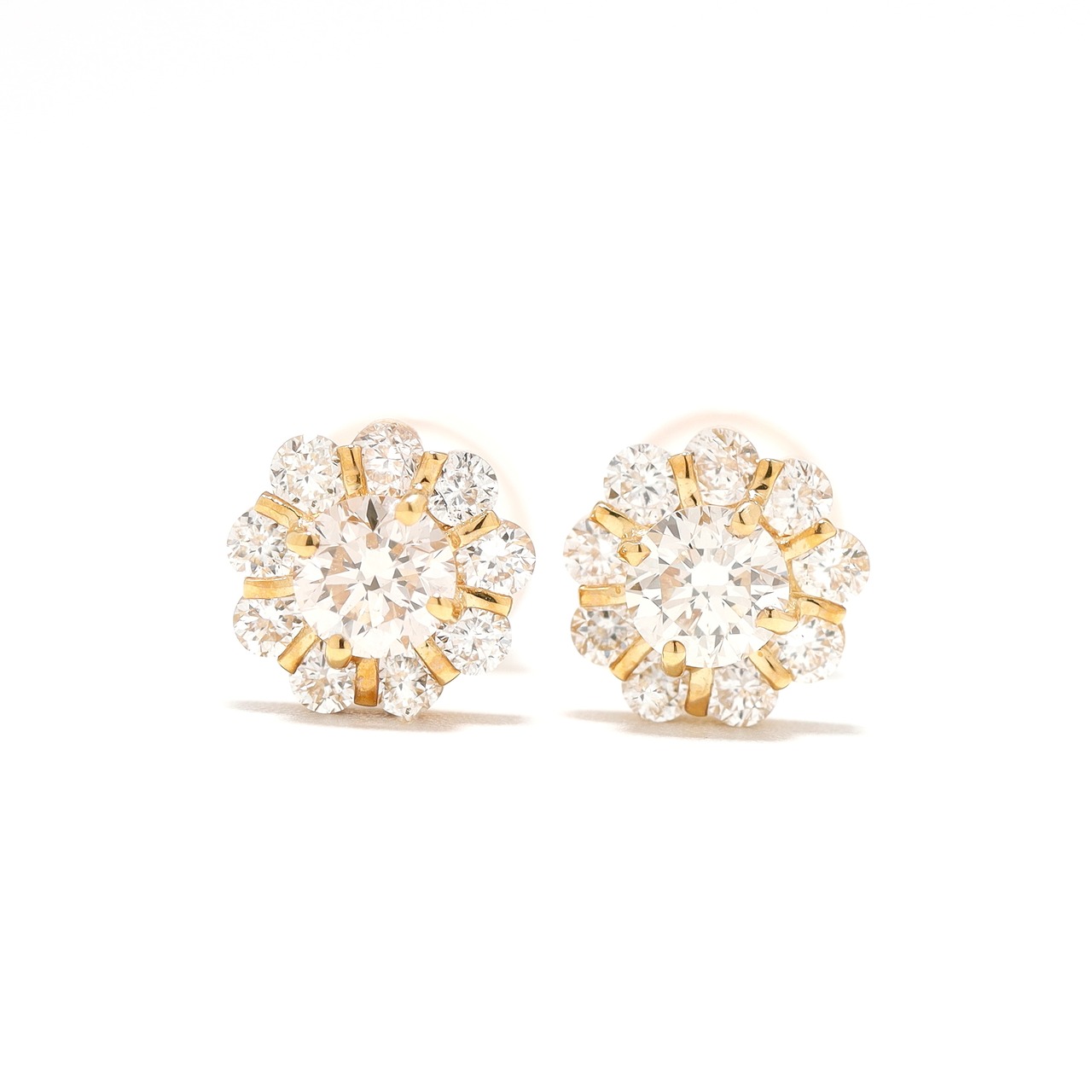 フラワーモチーフ ダイヤモンド ピアス K18 / 0.360ct / 0.360ct