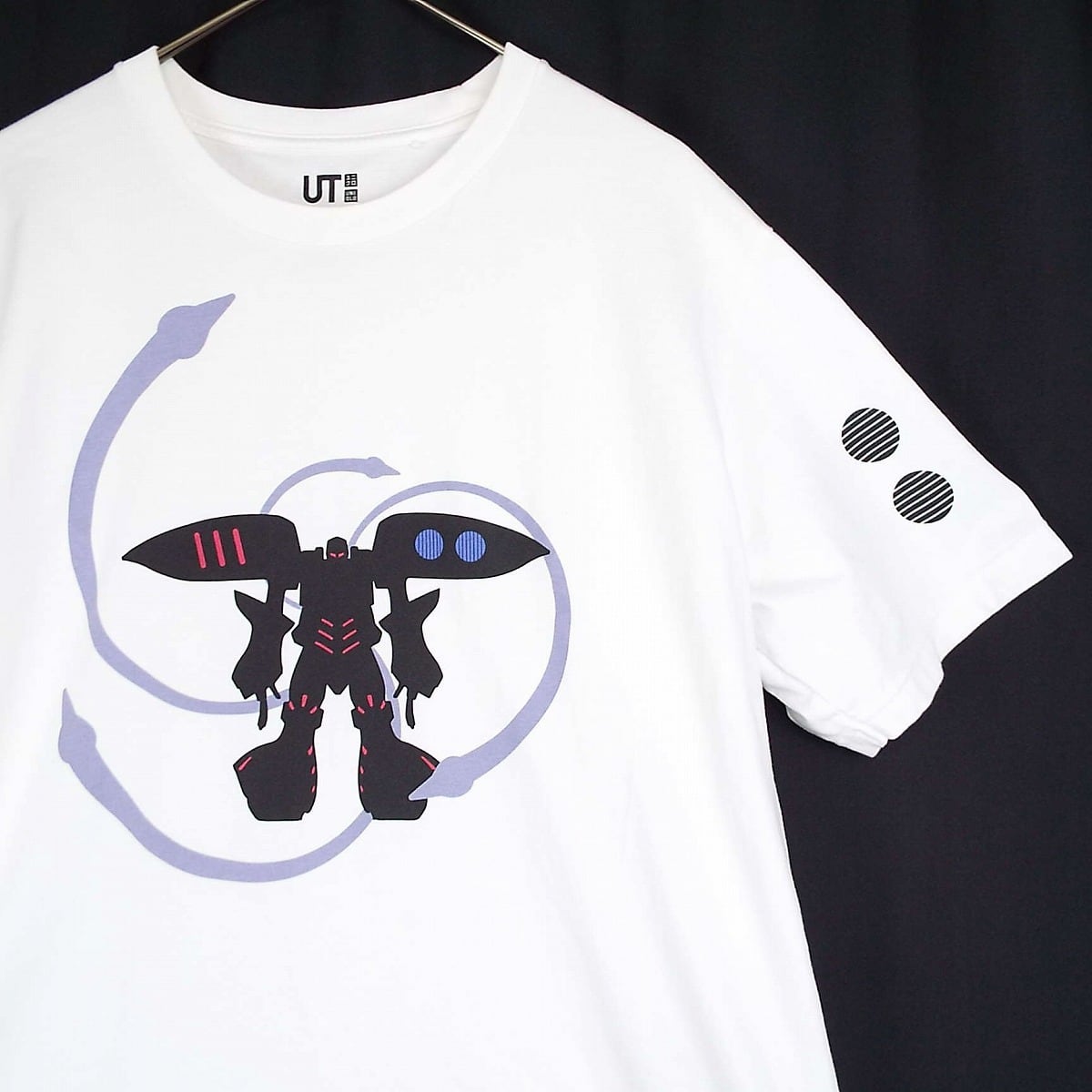 新品 機動戦士ガンダム 40周年記念 名シーン Tシャツ XL uniqlo