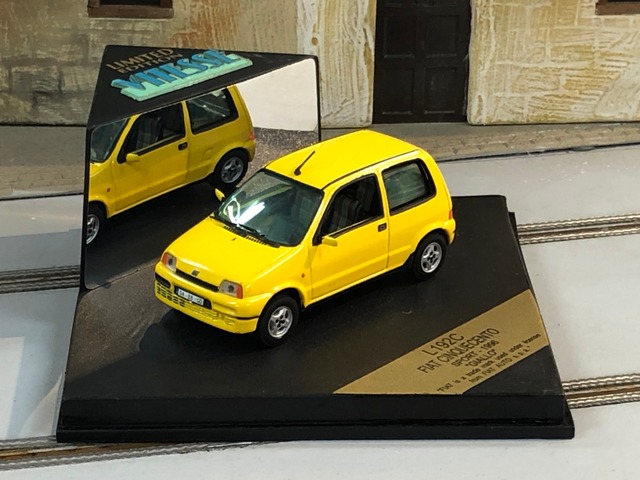 FIAT CINQUECENTO SPORT - 1996 "GIALLO" 1/43スケール ミニカー 【VITESSE】