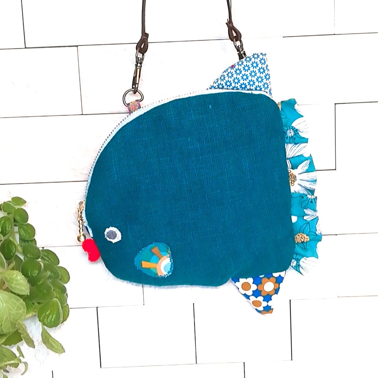 鯛　ショルダーバッグ　マンボウポーチ　ハンドメイド　魚　デニム バッグ 鯛 ショルダーバッグ マンボウポーチ ハンドメイド 魚 デニム