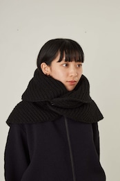 i’m here - Knit Snood(Crepe Wool-like) :Black|サークル状/片畦編み/ダブルジップ/ホーン・トグル/レザーパーツ