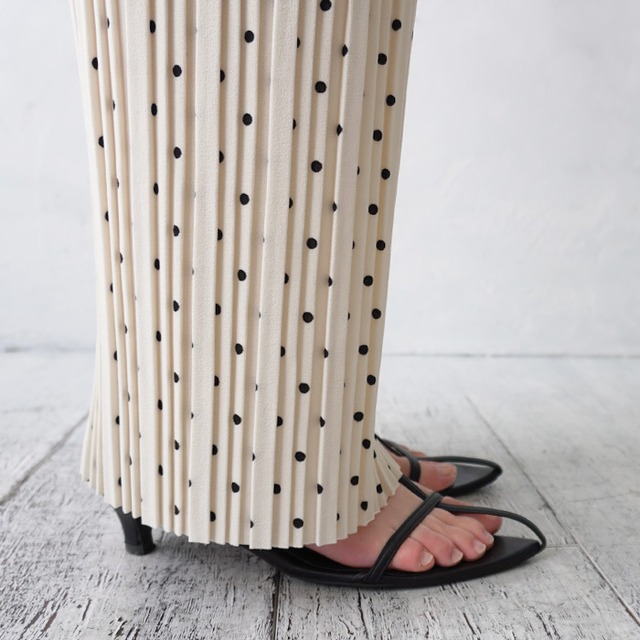 （Y66/71）【一部４月下旬】２柄プリーツワイドパンツ