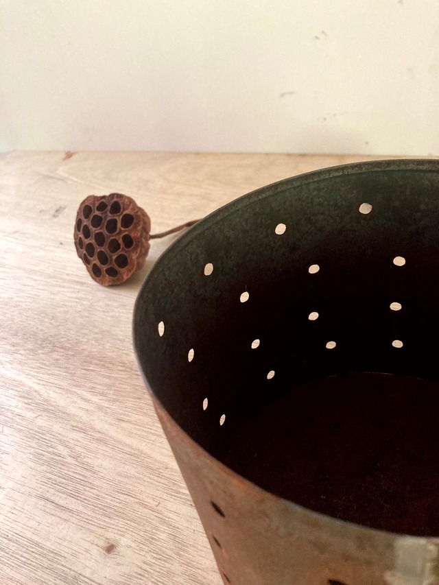 サビ感が格好いいレトロなブリキ缶　(古道具)