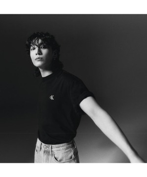 ★BTS グク 着用！！【CALVIN KLEIN】4 color Men's Relaxed Fit Archive Logo Short Sleeve T-shirt