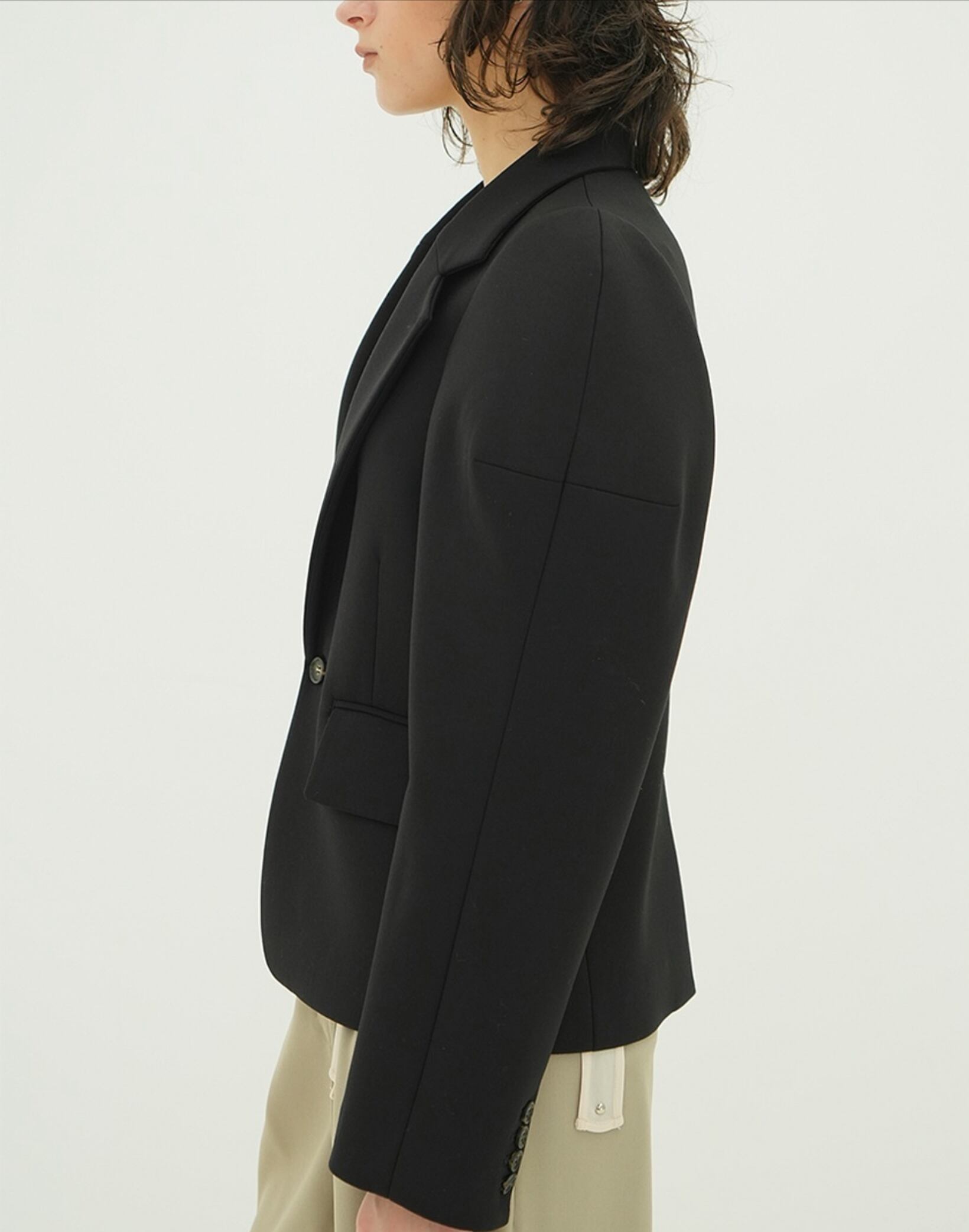 CLANE SCULPTED SLEEVE COMPACT JACKET | FLICKA ASHIYA