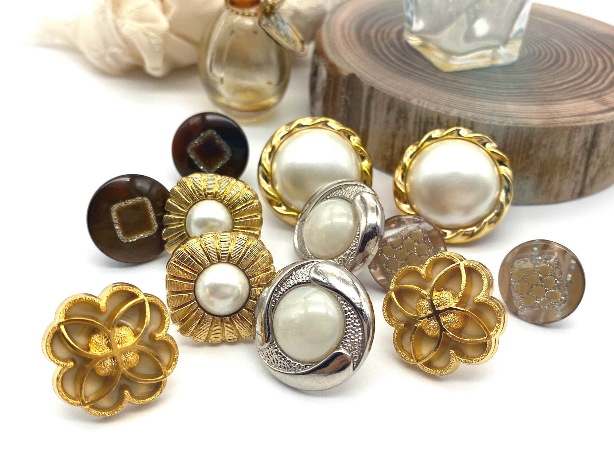 Mimi ー vintage button pierced earrings ー [別売り]