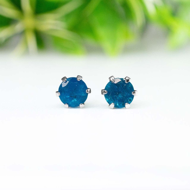 ネオンブルーアパタイト・ピアス 5mm(1ペア)No.2