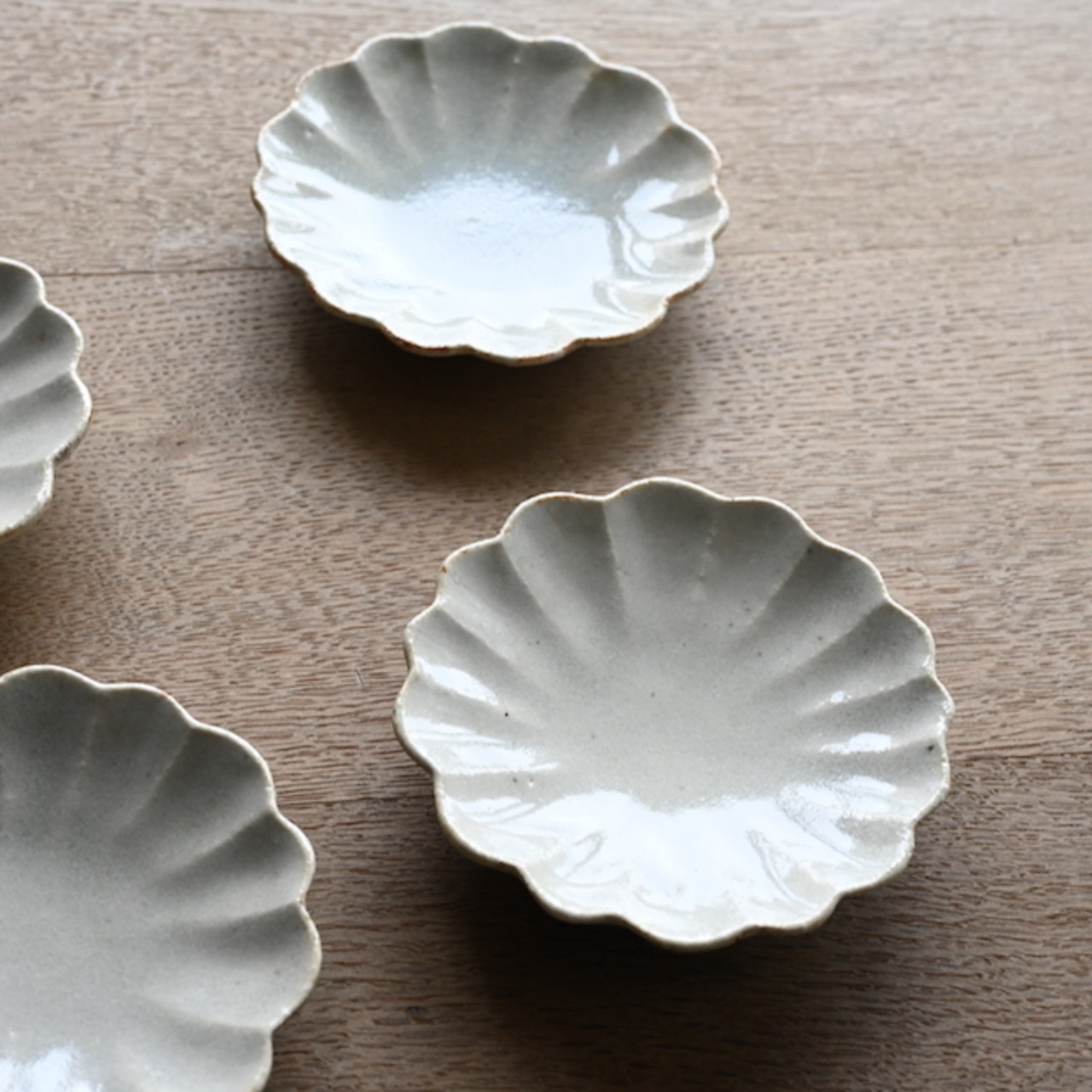 たくまポタリー　天塩皿ハナ  (1枚）［2104700000242］