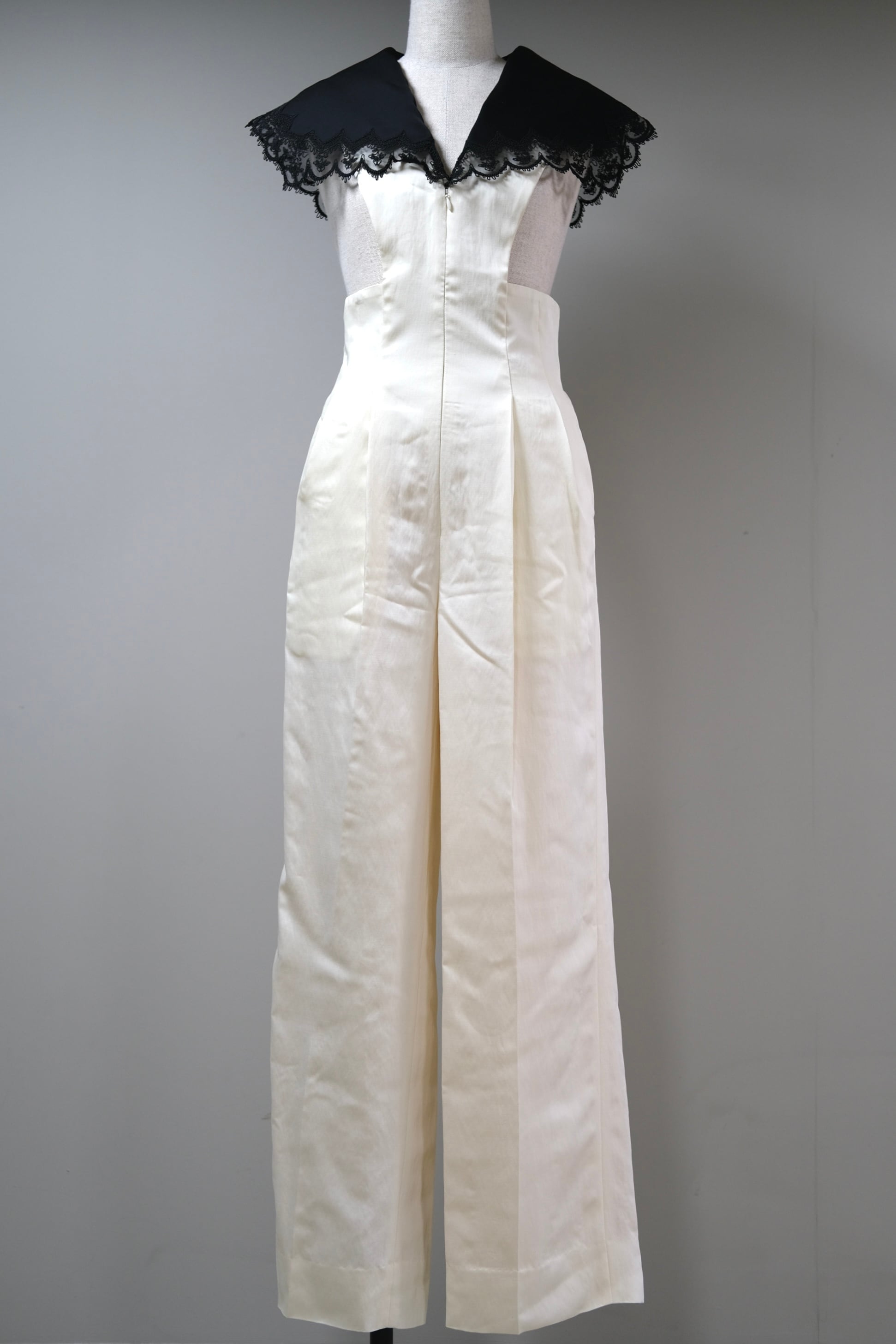 【FETICO】EMBROIDERY COLLAR JUMPSUIT - white | loop powered by BASE