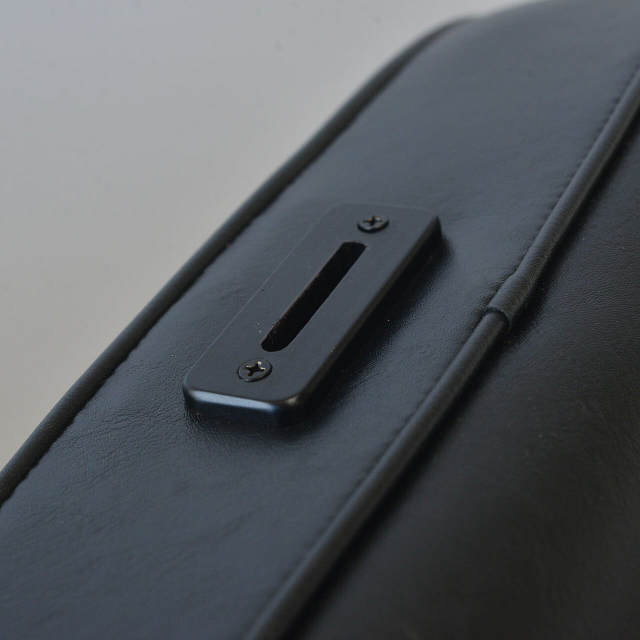 DEN GTチェアー Hakosuka GT-R | 木工のデン