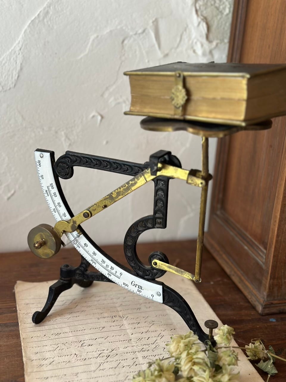 振り子式レタースケール 天秤 琺瑯 | Brocante de La Cocotte