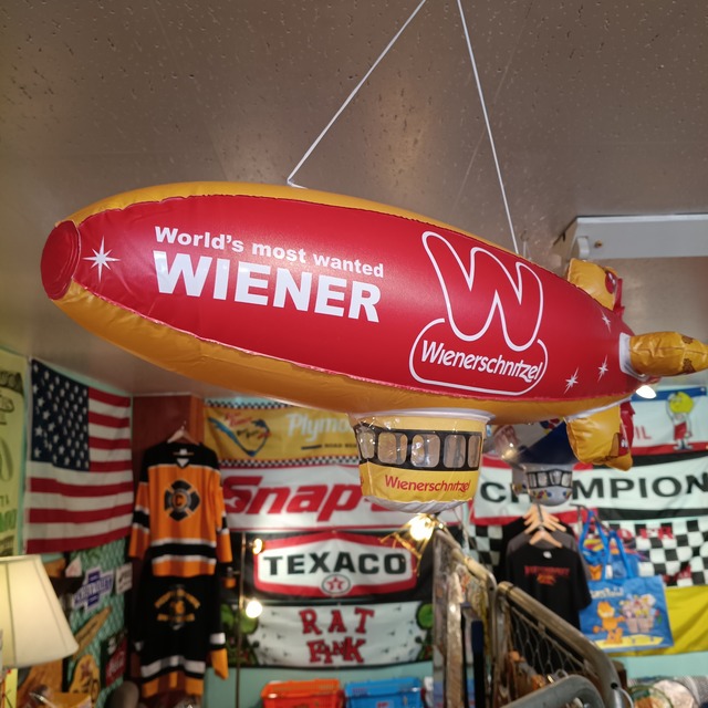 アメリカンインフレータブル◆Wienerschnitzel◆アメリカン雑貨　インテリア　ガレージ