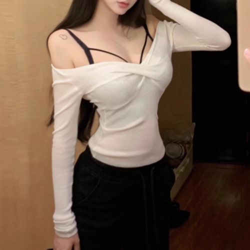 【2点セット】2色／ツイストニットトップス＋デザインキャミ ・12587