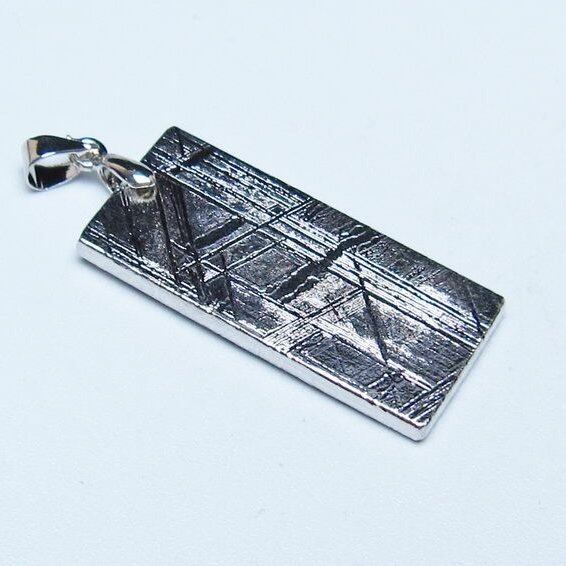 ギベオン ペンダント 隕石 メテオライト 一点物 おまかせ便 112-13461