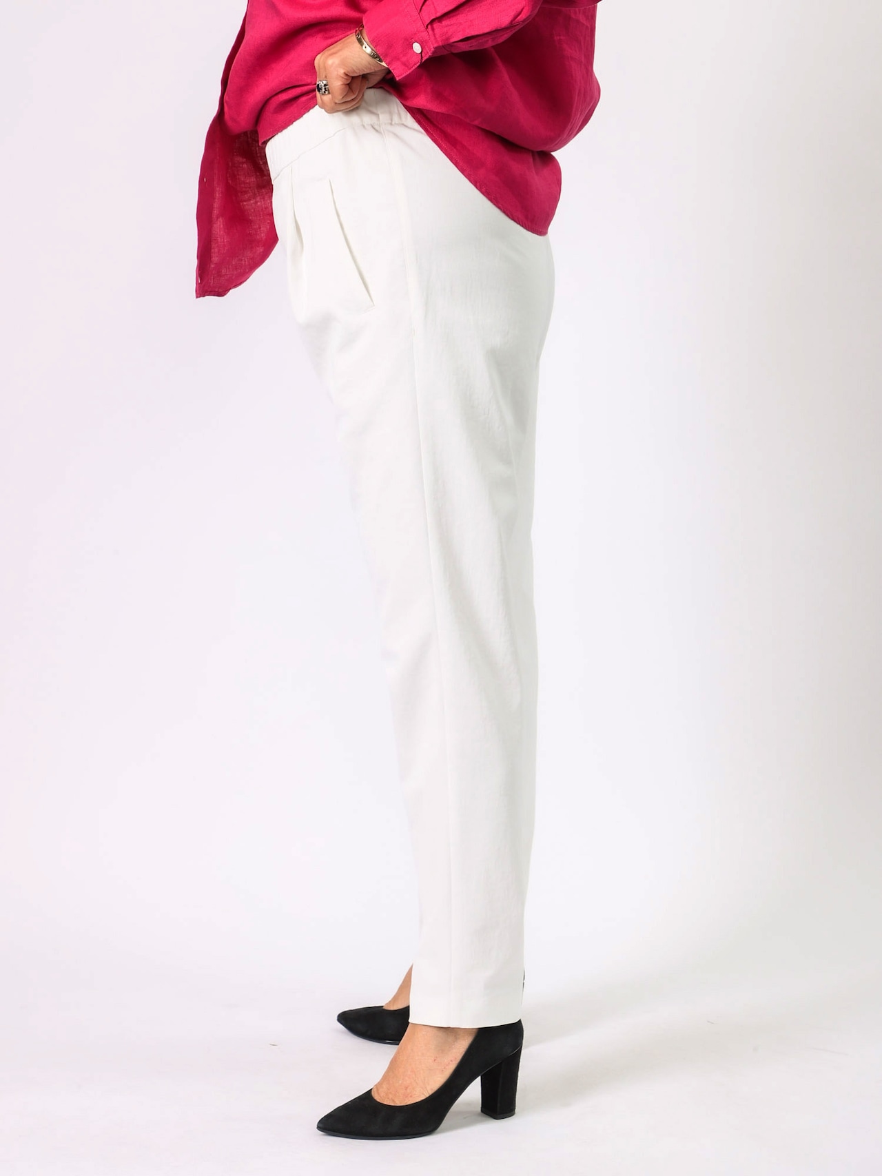 ストレッチテーパードパンツ(BEATRICE)