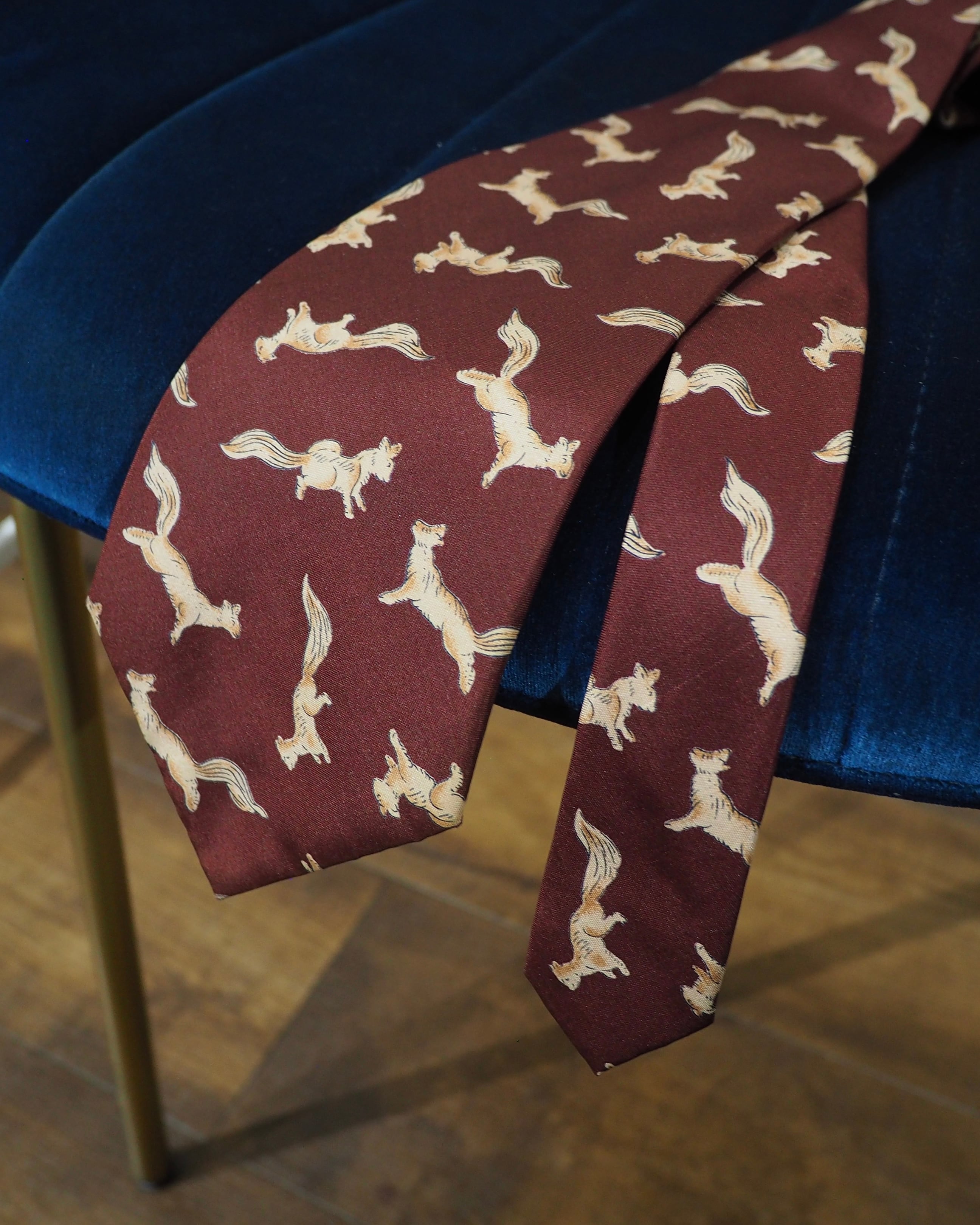 " JIM THOMPSON " Cute Squirrel All Over Pattern Vintage Silk Tie