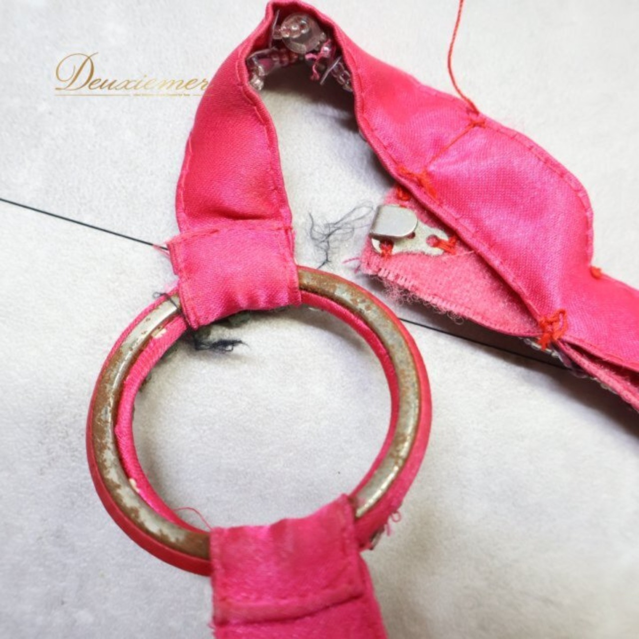 ベリーダンス オリエンタル 衣装 トップス ベルト セット ピンク系 ラインストーン スパンコール フリンジ キラキラ ダンス衣装 イベント ステージ 華やか 鮮やか かわいい 練習 レッスン シルバー系