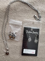 みゆき様、琥珀ネックレスなど