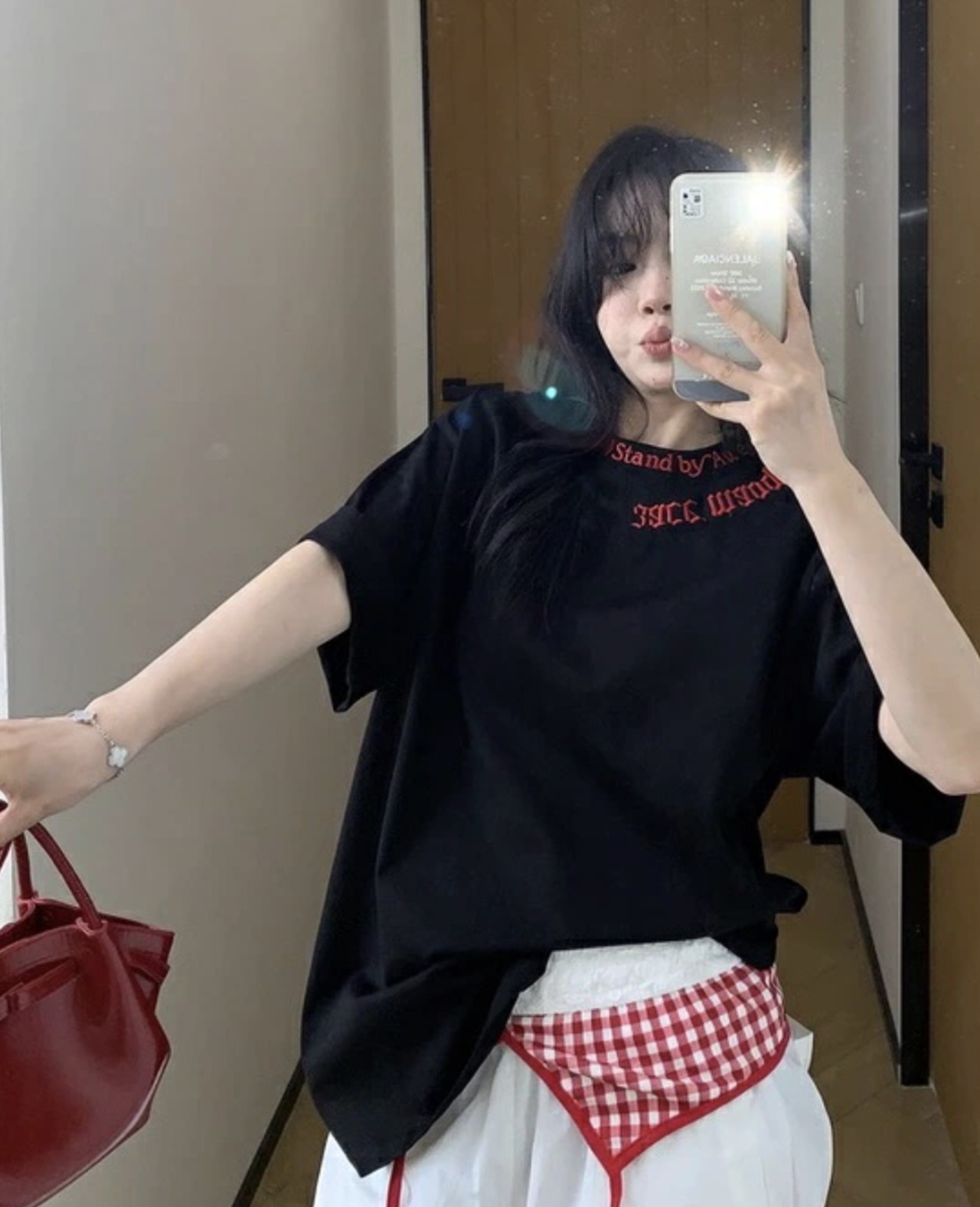 OISIS034 ネックライン刺繍Tシャツ