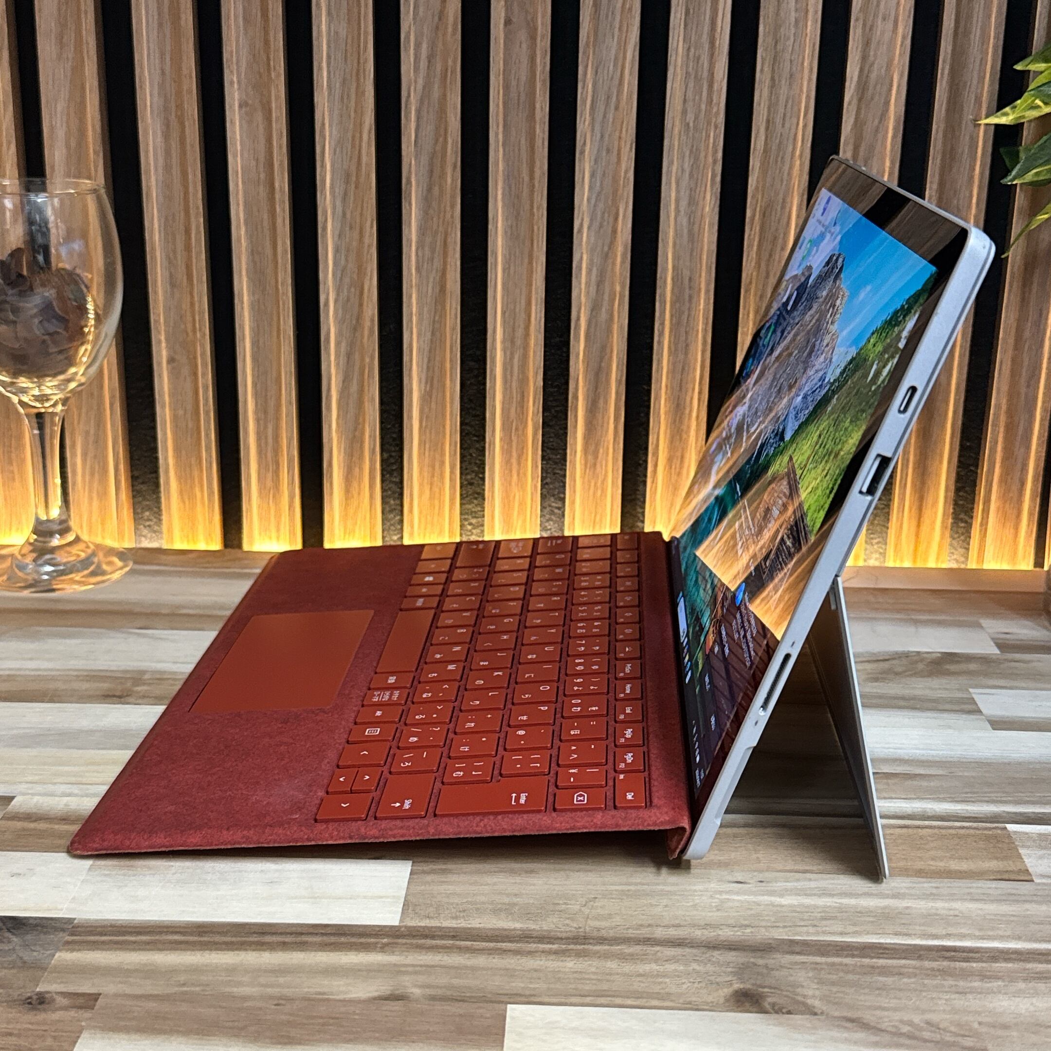 希少レッドタイプカバー』Microsoft Surface Pro 7+ 第11世代 メモリ