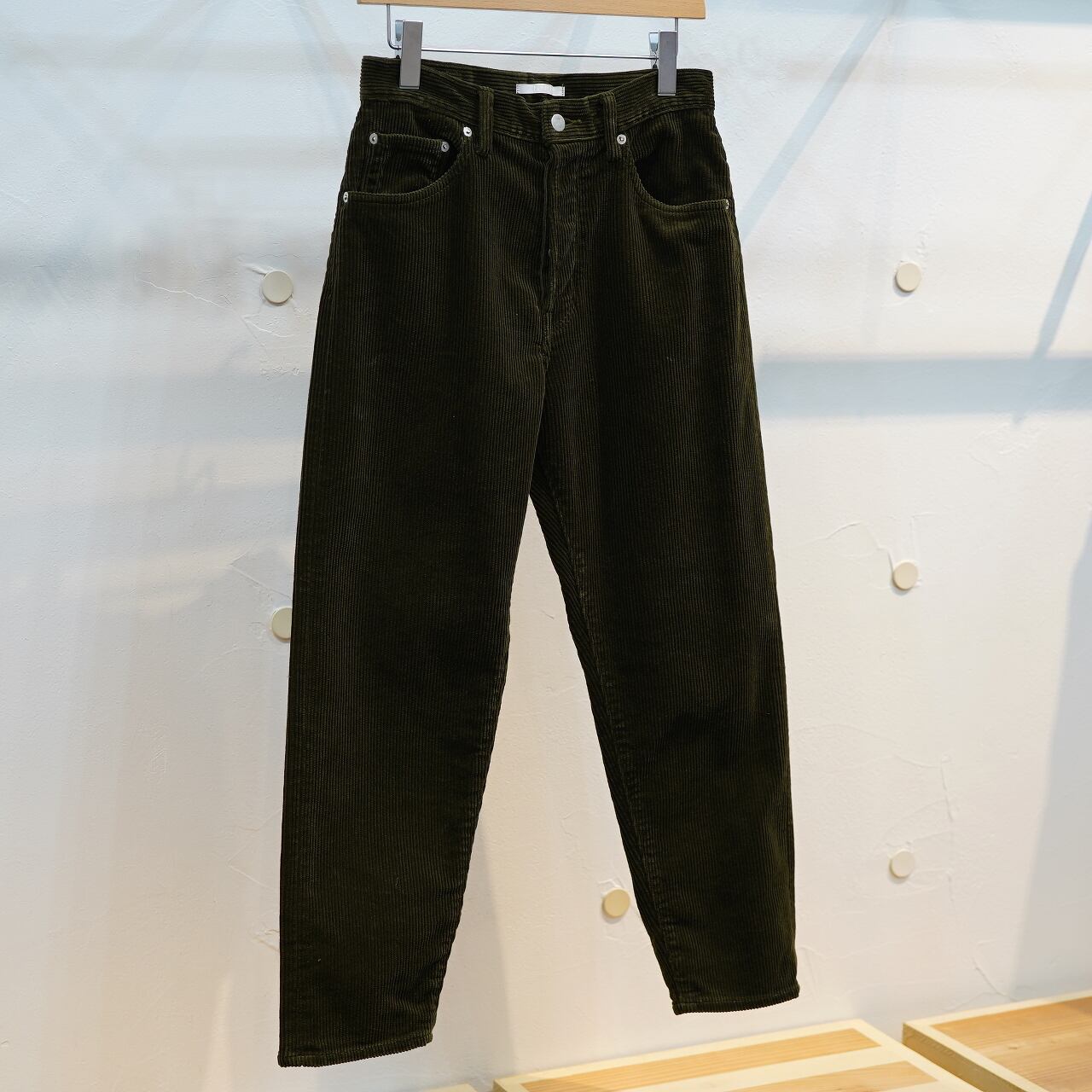 HATSKI（ハツキ） 中太畝コーデュロイパンツ ルーズテーパード 