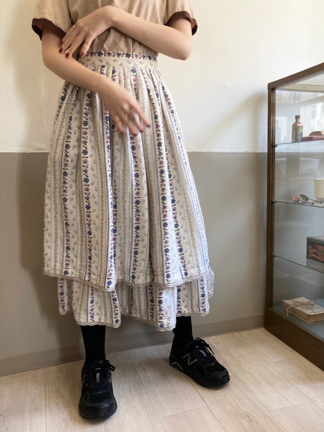 1980s Floral Layerd Hem Long Skirt
