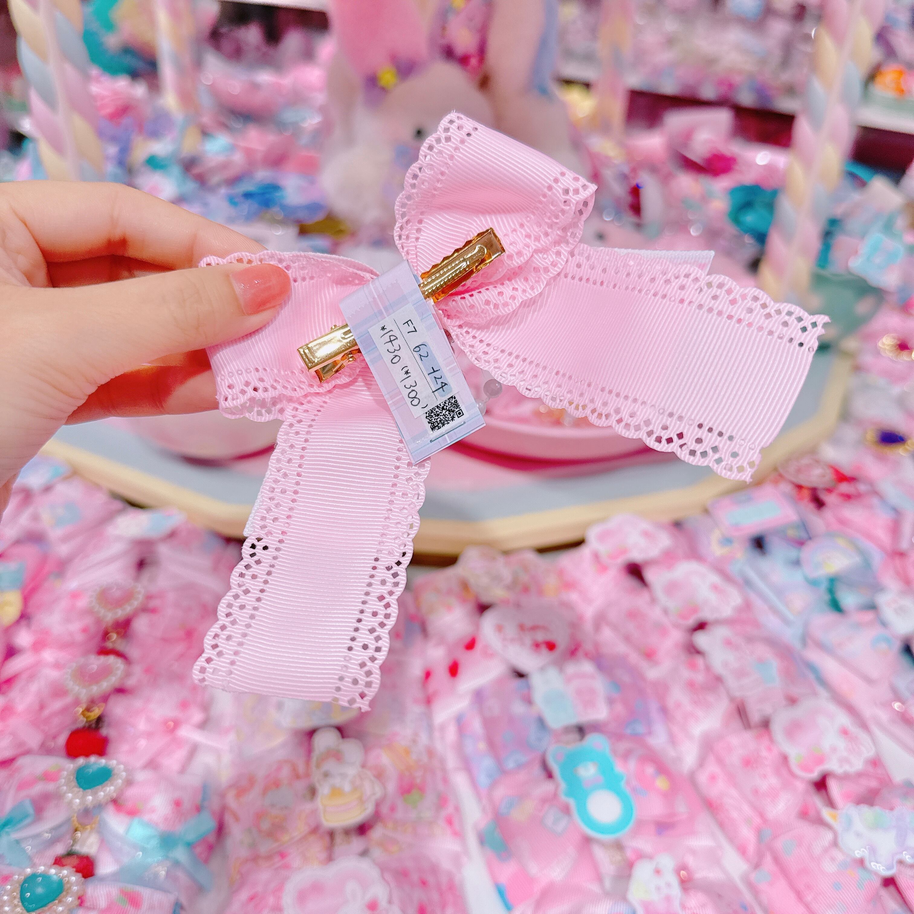 【F7】62-124ファーヘアクリップ