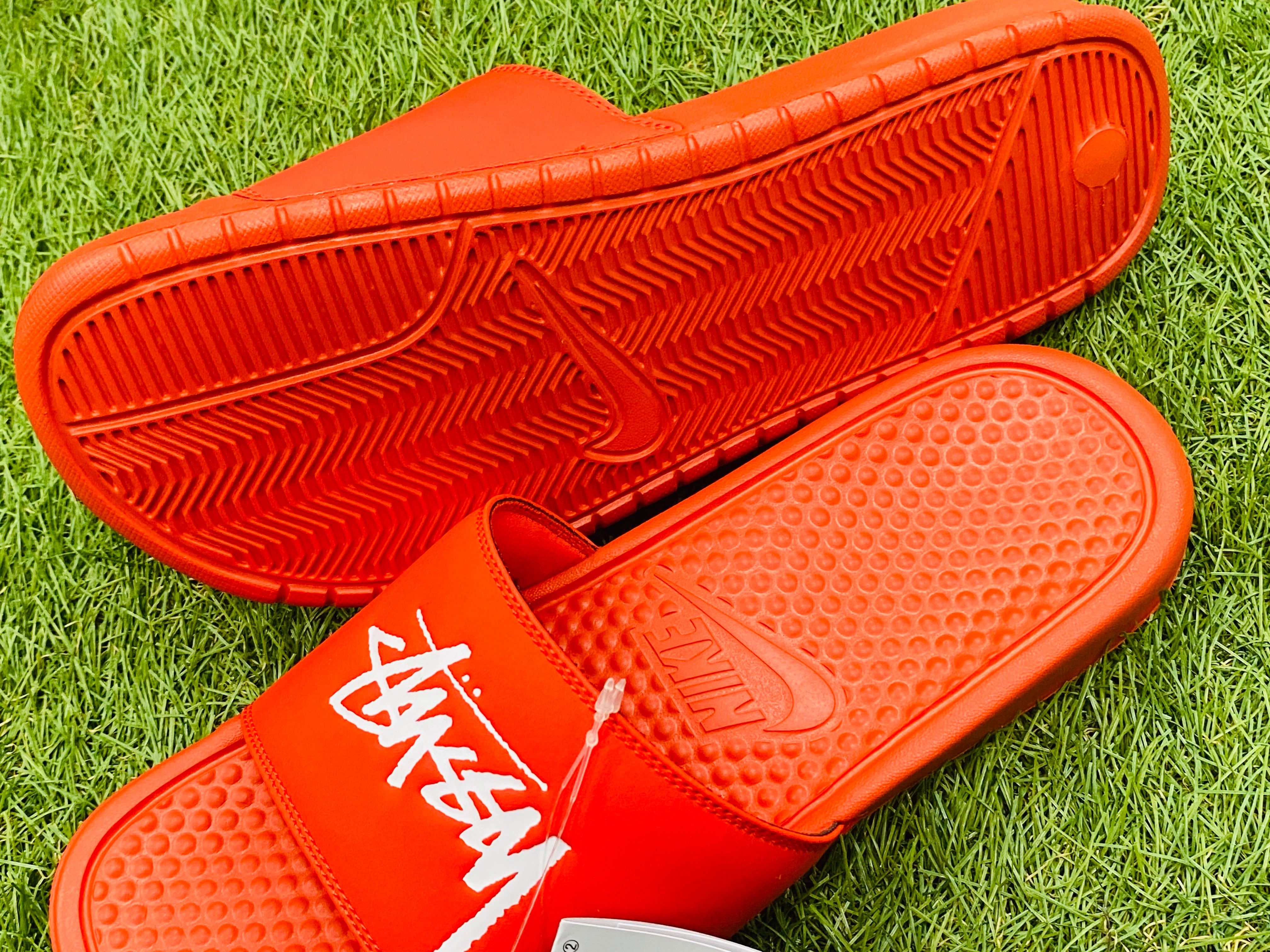 NIKE × STUSSY BENASSI SLIDE SANDALS HABANERO RED 28㎝ CW2787-600