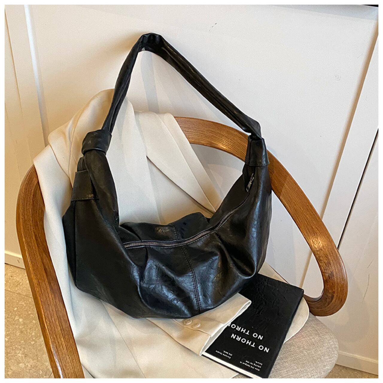 ハーフムーンボディバッグ a0393