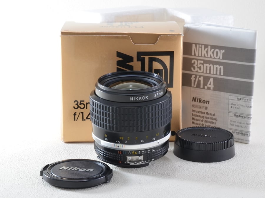 Nikon Ai Nikkor 135mm f2.8 極美品　元箱、取説付き