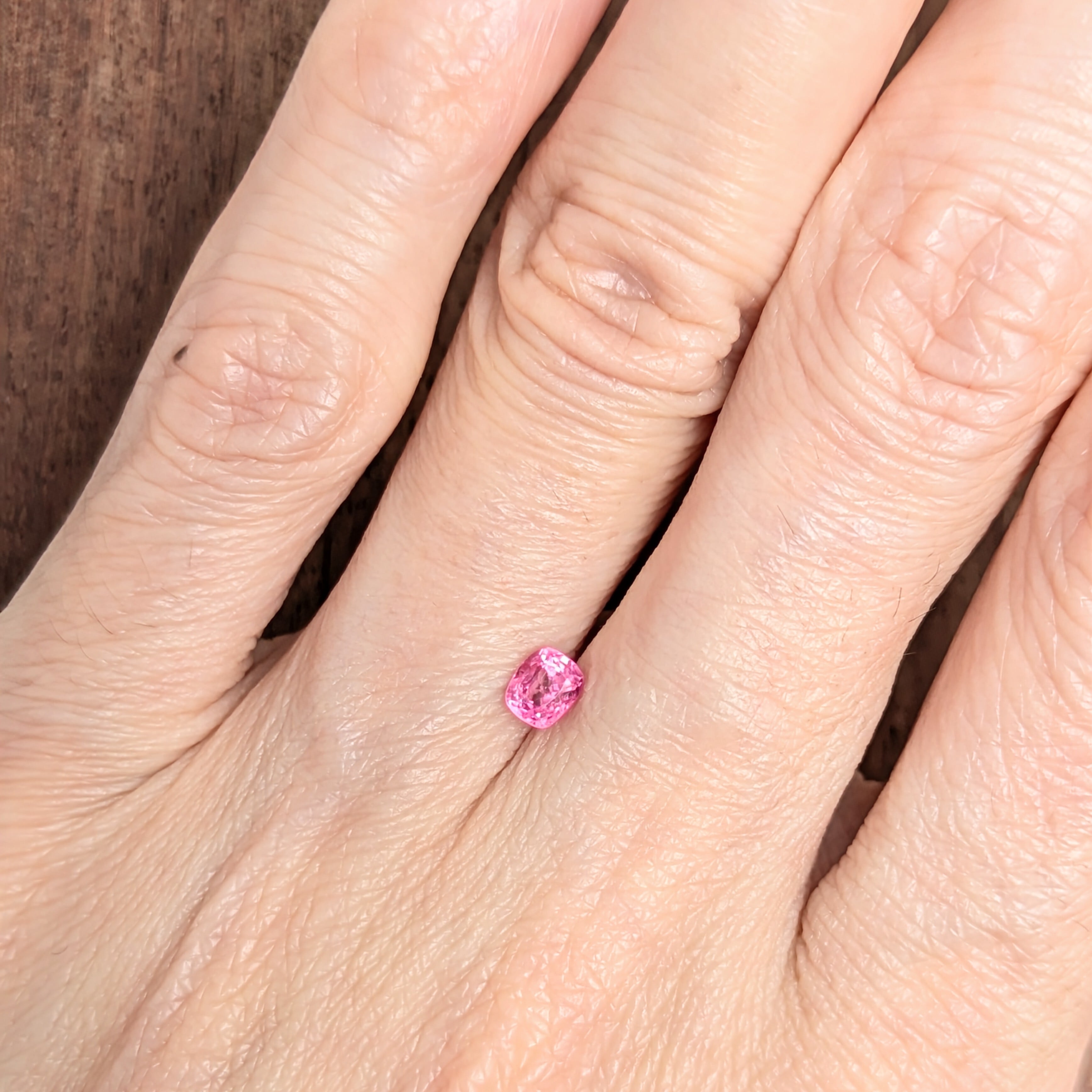 ピンクスピネルルース ミャンマー・モゴック産【0.33ct】 PRO208389