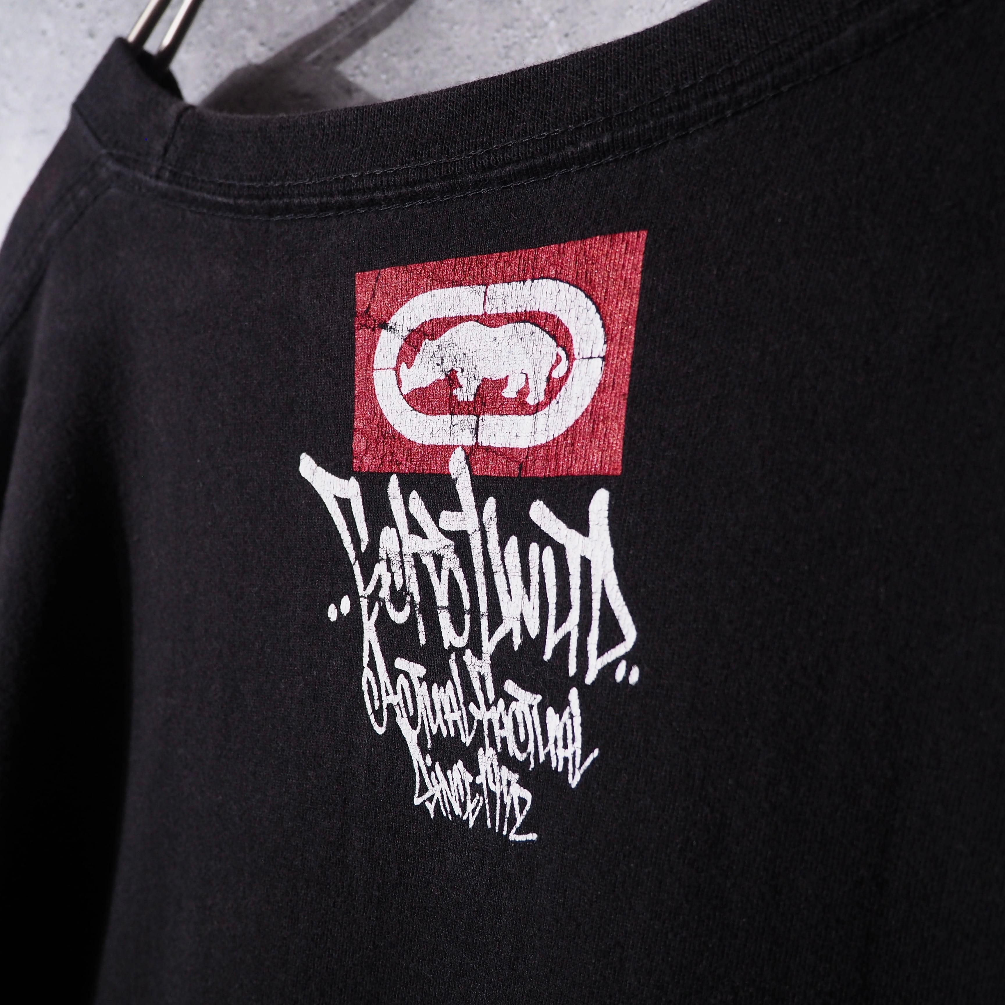 " ECKO UNLTD " Street graphic Art printed Over silhouette Tee