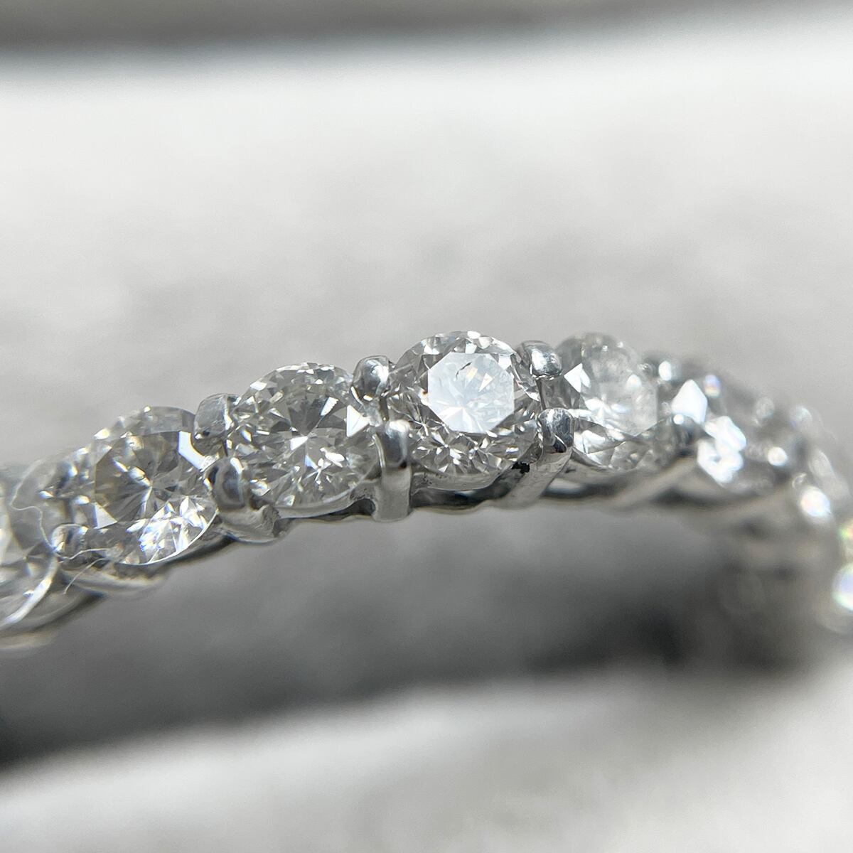 Pt900 天然ダイヤモンド 1.00ct ハーフエタニティリング Pt900 天然ダイヤモンド 1.00ct ハーフエタニティリング