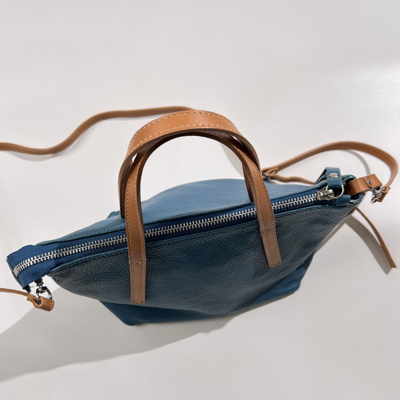 NICOLI ニコリ 2way 本革 レザー ショルダーバッグ & ハンドバッグ /鞄/カバン/ブルー系×キャメル系