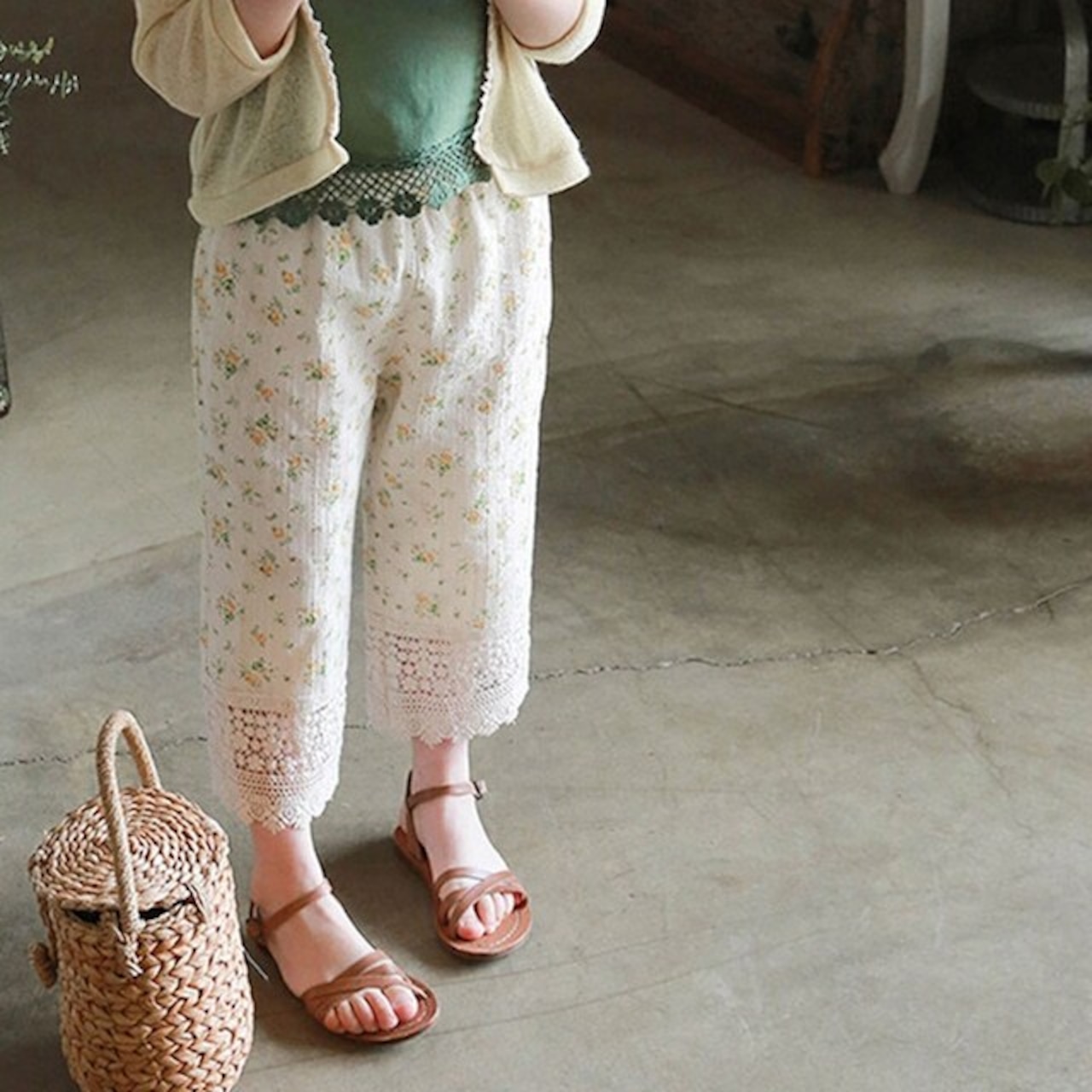 夏花柄レースカジュアルパンツ