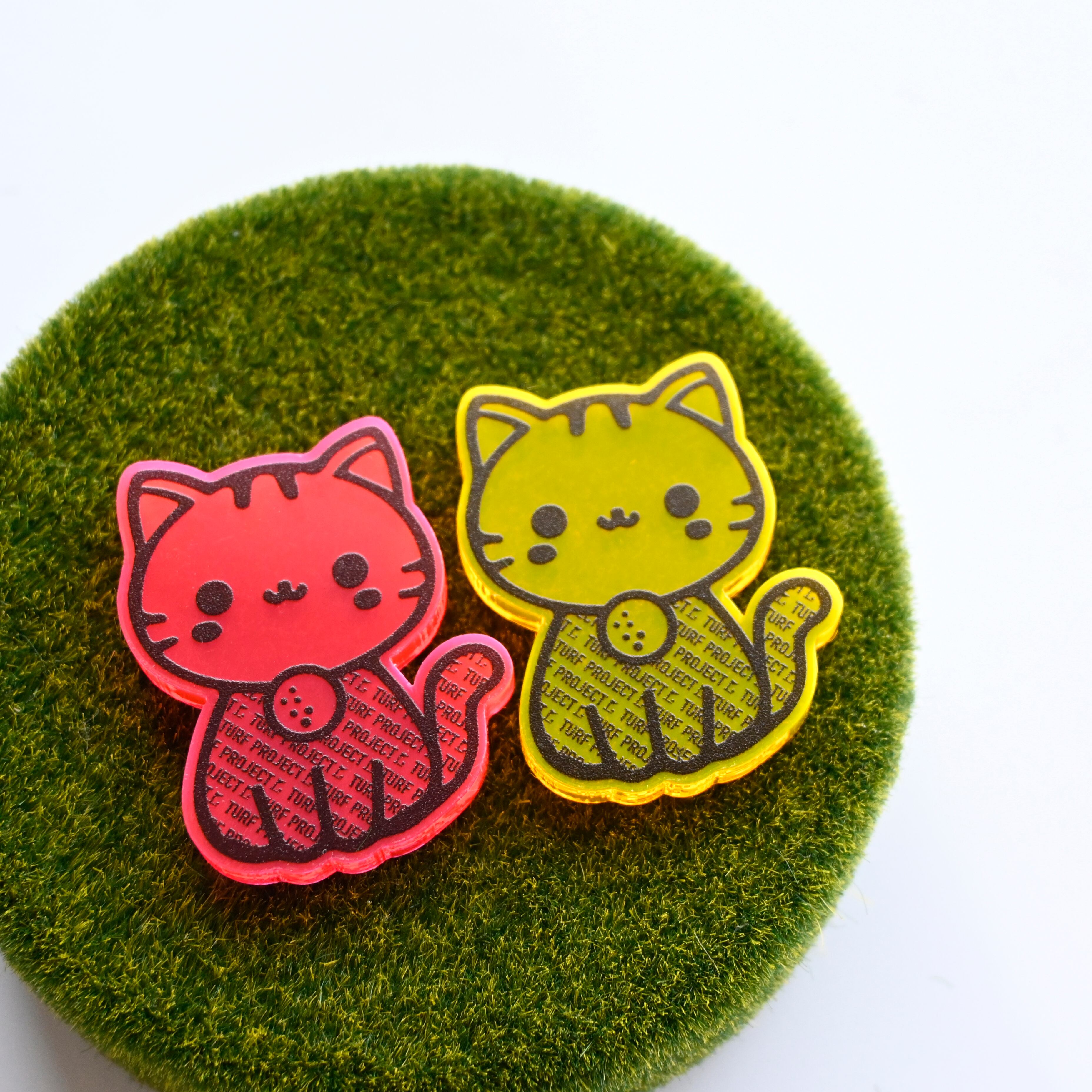TURF PROJECT　数量10個限定デザイン 蛍光ゴルフマーカー［キャット］2色セット