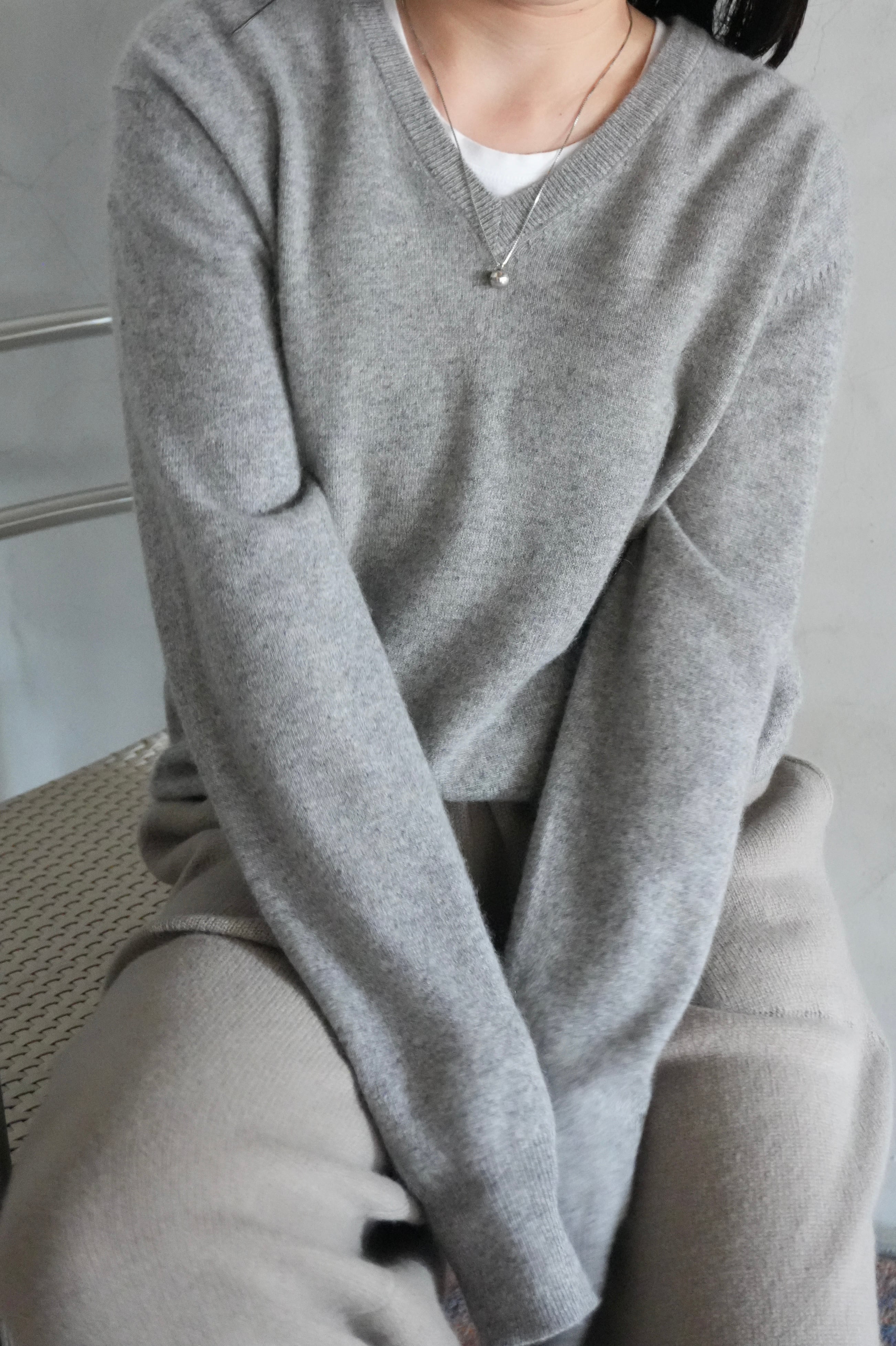used cashmere V knit
