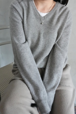 used cashmere V knit