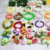 フラダンス 小物 まとめ売り 100点以上 セット レイ フラワーレイ シェルレイ ククイ アクセサリー ネックレス カラフル ヘアクリップ 緑 黄 白 赤 紫 ヘアアクセサリー タヒチアン グリーン系 ホワイト系 ピンク系 イエロー系 レッド系