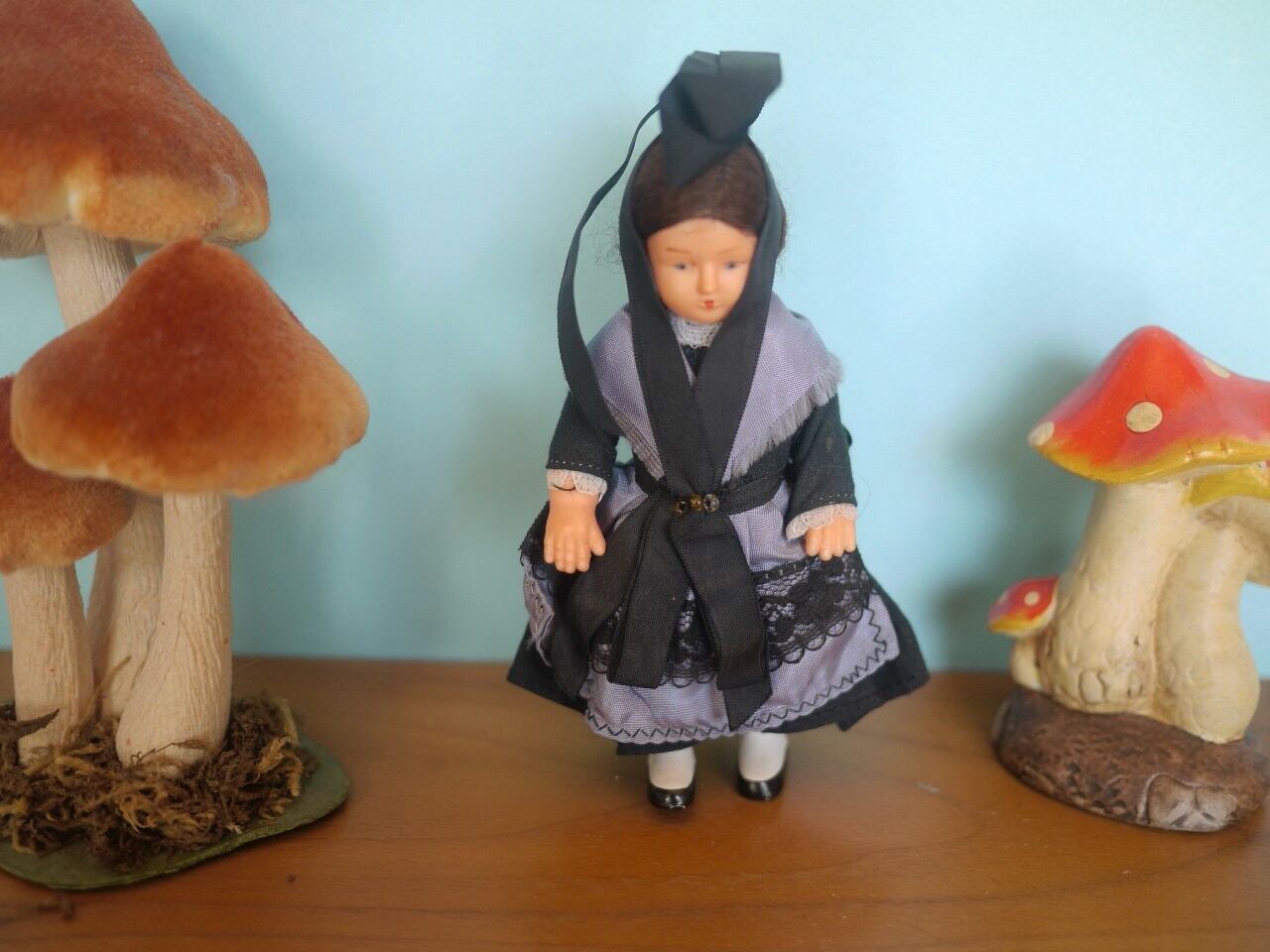 黒い民族衣装人形 ドイツヴィンテージドール | こりすのパン屋Base店