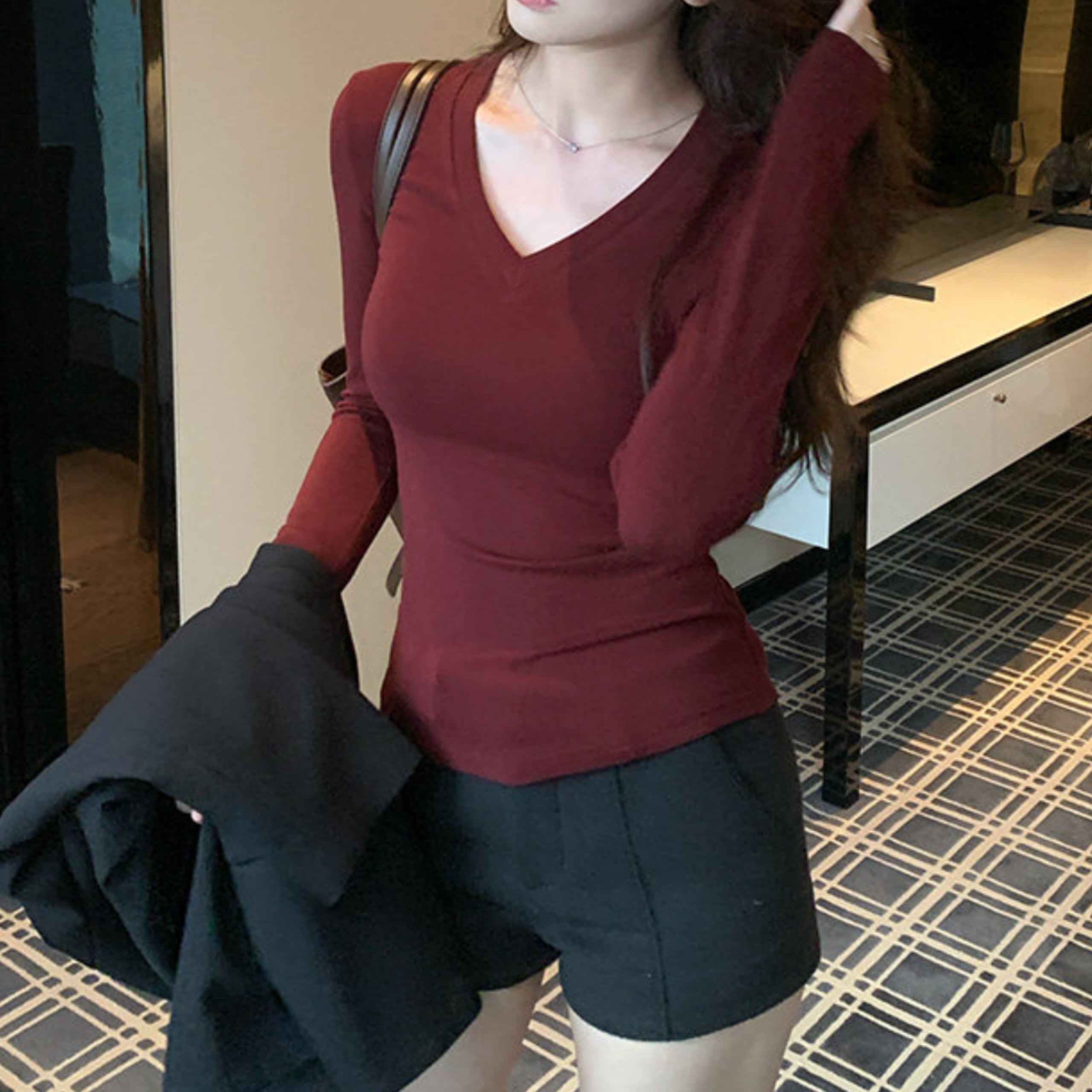 Vネックソフトラインフィットトップス(4color) A1157